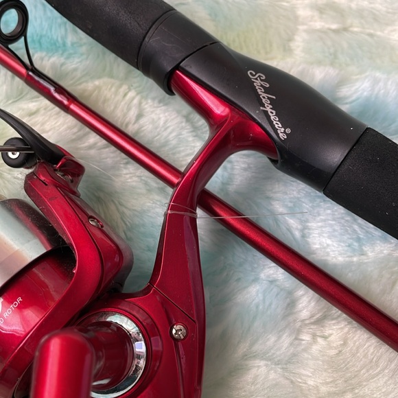 Shakespeare ®️ E-Z Cast fishing pole. - Picture 2 of 10